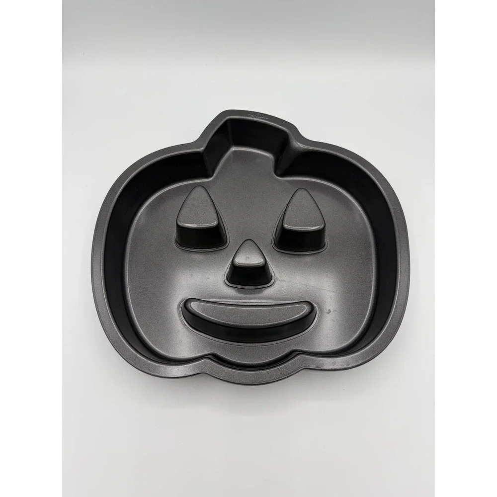 Wilton Jack-O-Lantern Pumpkin Cake Pan Halloween Non-Stick Gray 2105-0665